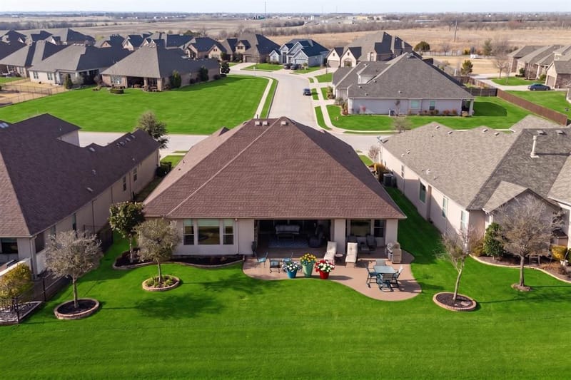 12213 Grosbeak Drive, Denton TX 76207 - Photo 4