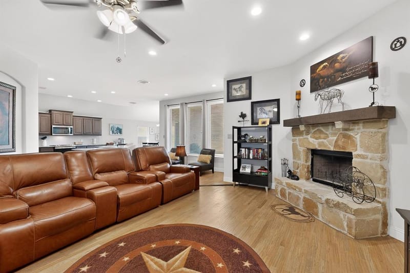 1522 Grassy Meadows Drive, Burleson TX 76058 - Photo 2