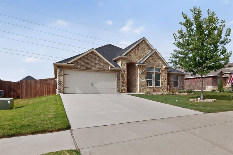 1522 Grassy Meadows Drive, Burleson TX 76058 - Photo 10