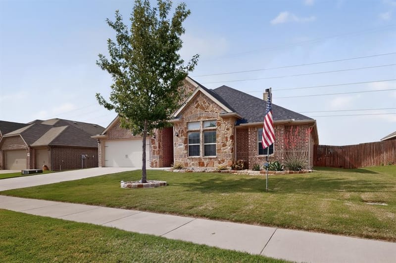 1522 Grassy Meadows Drive, Burleson TX 76058 - Photo 18