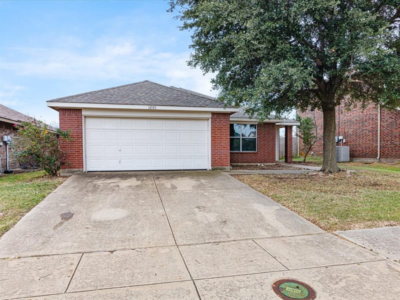 1201 Vicksburg Drive, Ennis TX 75119