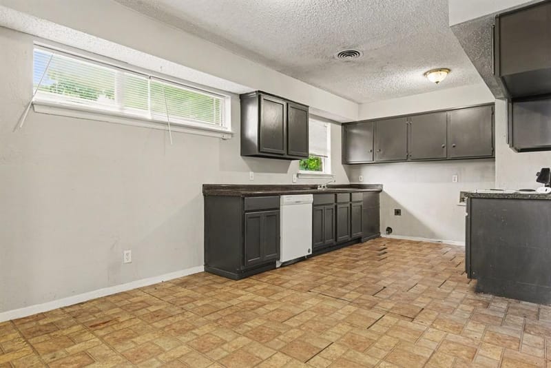 2333 S Lockhart Avenue, Dallas TX 75228 - Photo 6