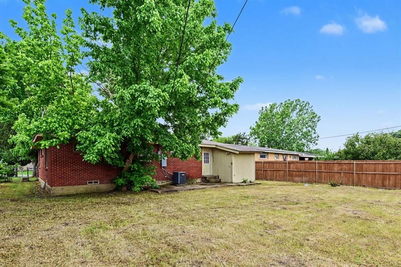 2333 S Lockhart Avenue, Dallas TX 75228 - Photo 16