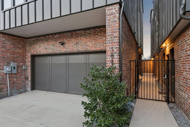 1844 Mecca Street, Dallas TX 75206 - Photo 9