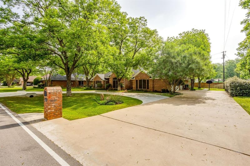 6203 Prospect Hill Drive, Granbury TX 76049 - Photo 4