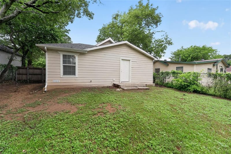 2805 Walker Street, Fort Worth TX 76105 - Photo 3