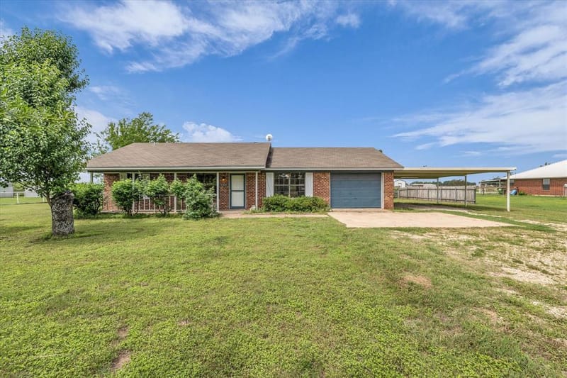 339 S Pleasant Hill Road, Axtell TX 76624 - Photo 2