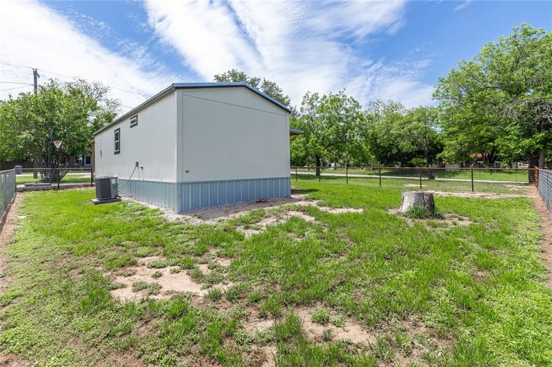 601 E Reynosa, De Leon TX 76444 - Photo 15