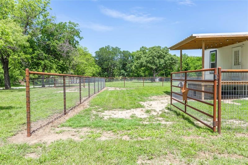 601 E Reynosa, De Leon TX 76444 - Photo 25