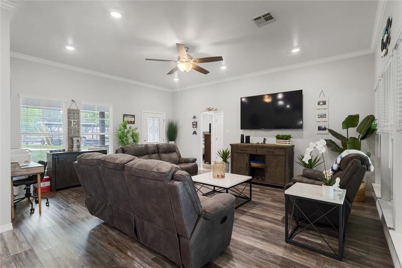 4511 Wildwood Circle, Granbury TX 76049 - Photo 6