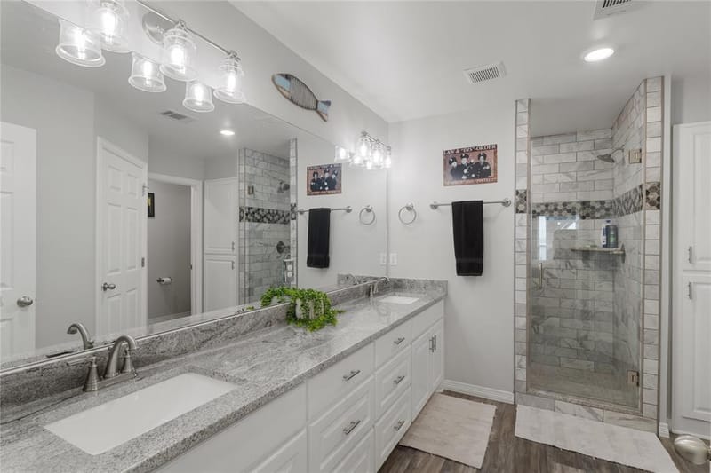 4511 Wildwood Circle, Granbury TX 76049 - Photo 16