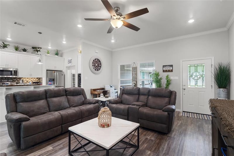 4511 Wildwood Circle, Granbury TX 76049 - Photo 7