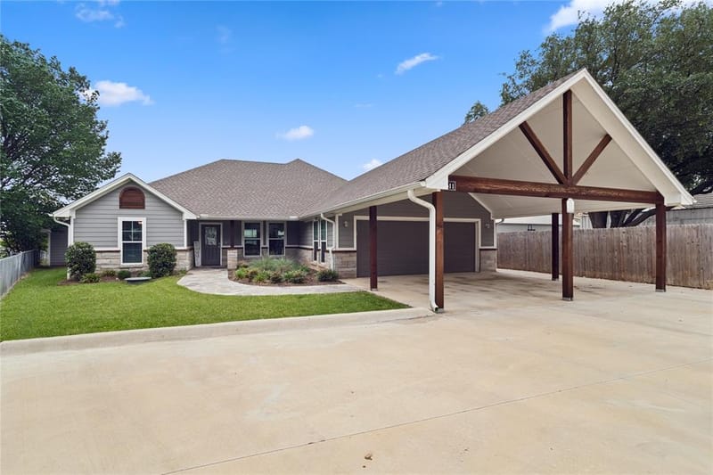 4511 Wildwood Circle, Granbury TX 76049