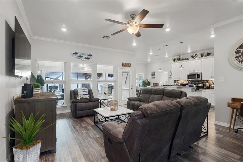 4511 Wildwood Circle, Granbury TX 76049 - Photo 5