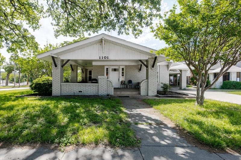 1101 N Oak Avenue, Mineral Wells TX 76067 - Photo 5