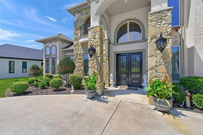 4812 Park Vista Boulevard, Sherman TX 75090 - Photo 2