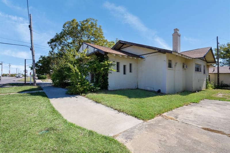 916-B E Hubbard Street, Mineral Wells TX 76067 - Photo 2