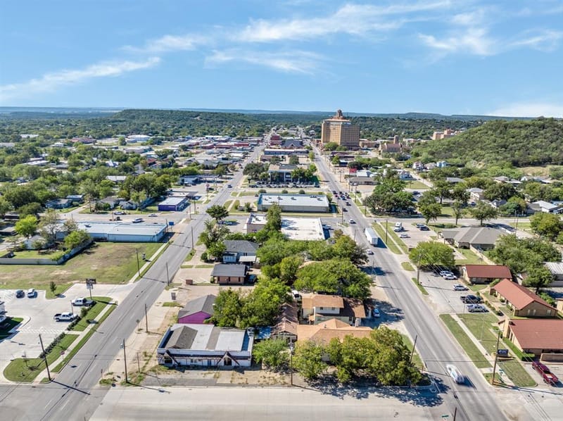 916-B E Hubbard Street, Mineral Wells TX 76067 - Photo 28