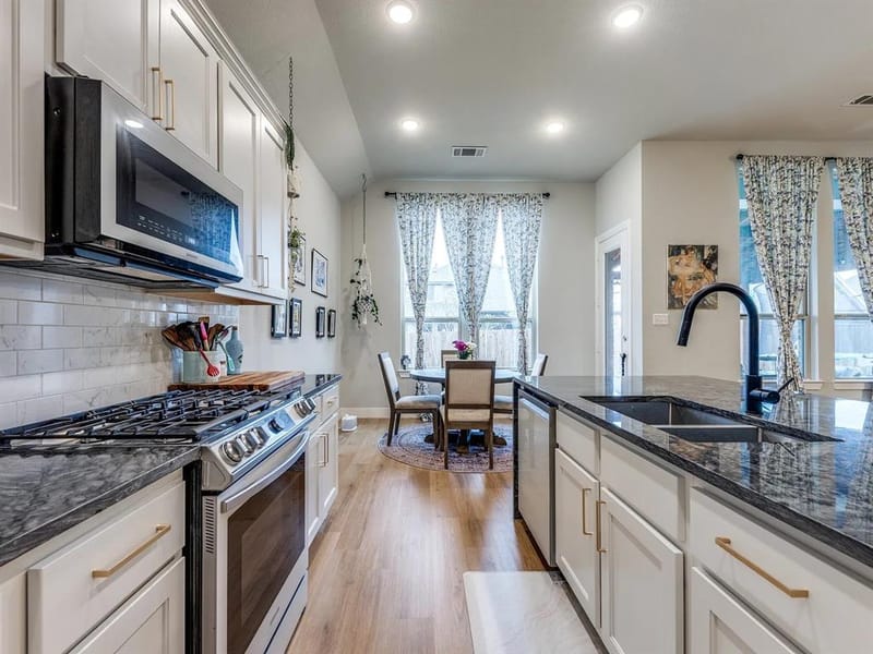 1249 Meridian, Forney TX 75126