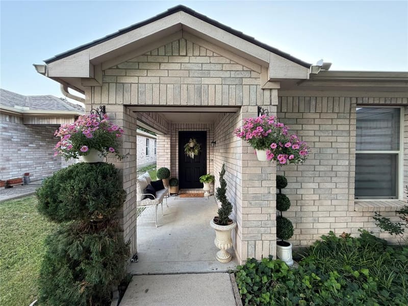 1632 Crown Point Drive, Little Elm TX 75036 - Photo 2