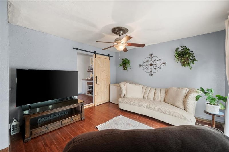 609 Columbine Lane, Grand Prairie TX 75052 - Photo 6