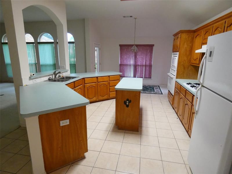 506 Baltusrol Circle, Garland TX 75044 - Photo 7