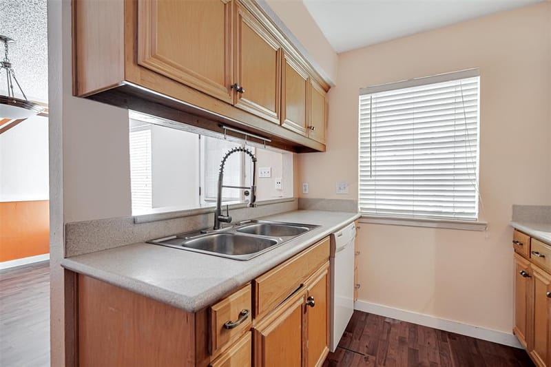 601 St Charles Drive, Arlington TX 76013 - Photo 10
