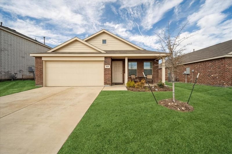 1005 Crestview Drive, Hutchins TX 75141