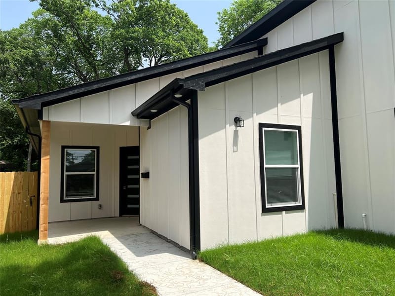 2811 Silkwood Street, Dallas TX 75215 - Photo 2
