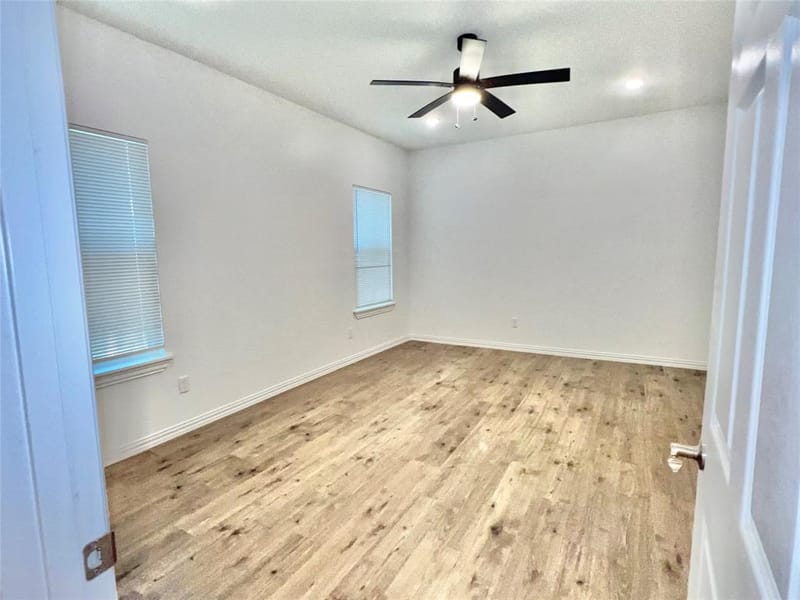 2811 Silkwood Street, Dallas TX 75215 - Photo 10