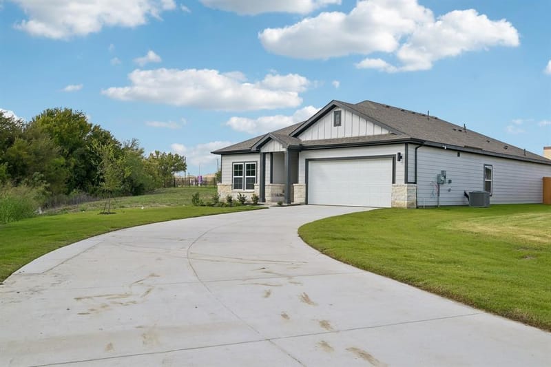 1025 Verde Creek Court, Crowley TX 76036 - Photo 3