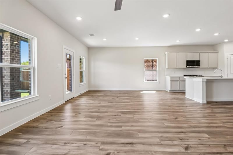 709 Vineyard Way, Forney TX 75126 - Photo 2