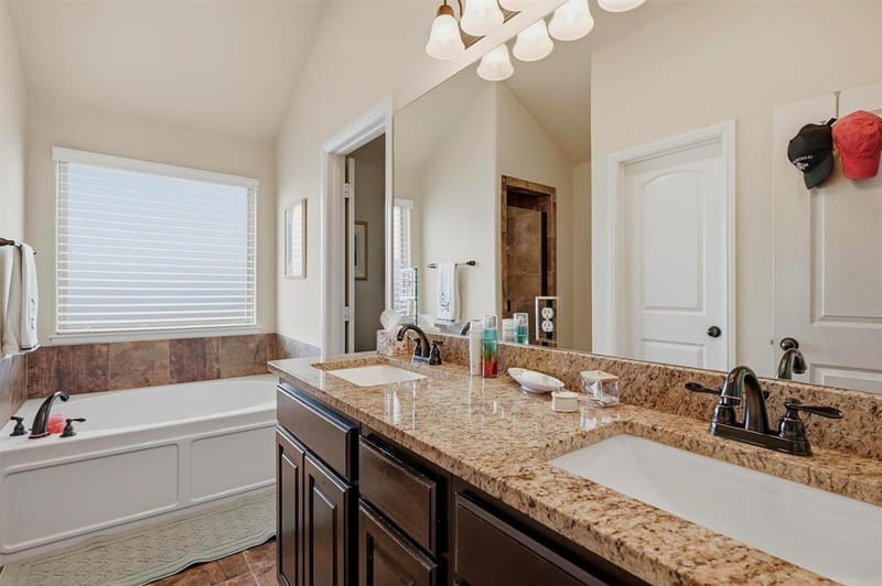 502 Pathfinder Street, Collinsville TX 76233 - Photo 26