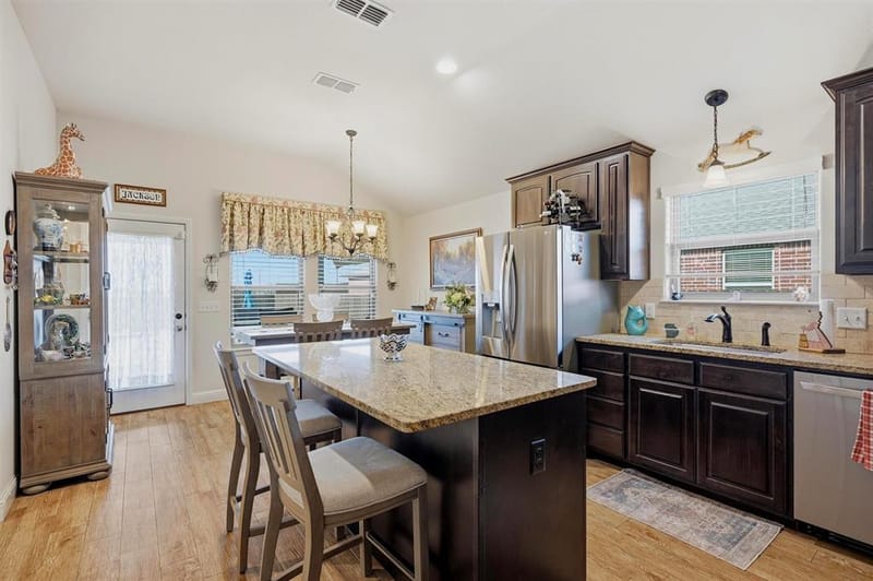 502 Pathfinder Street, Collinsville TX 76233 - Photo 8