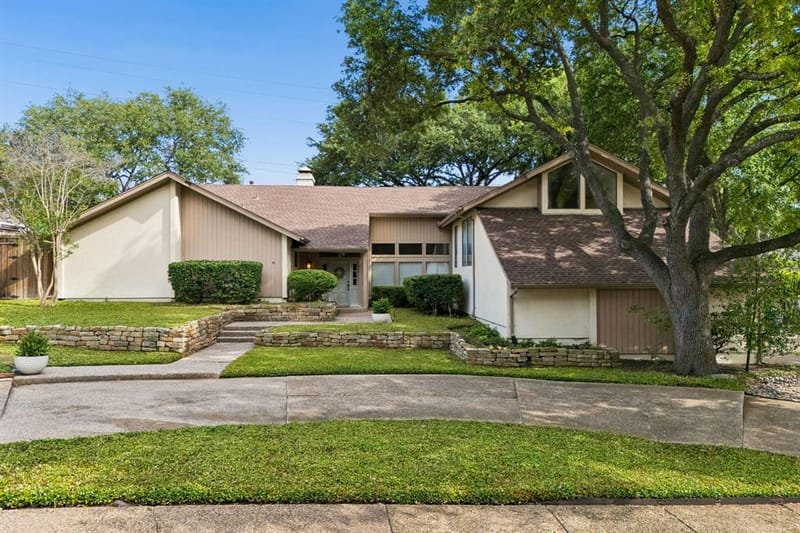 9530 Moss Haven Drive, Dallas TX 75231 - Photo 2