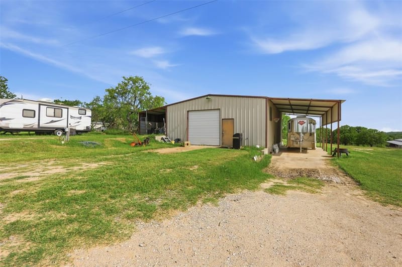 3166 Fm 2048, Boyd TX 76023 - Photo 16