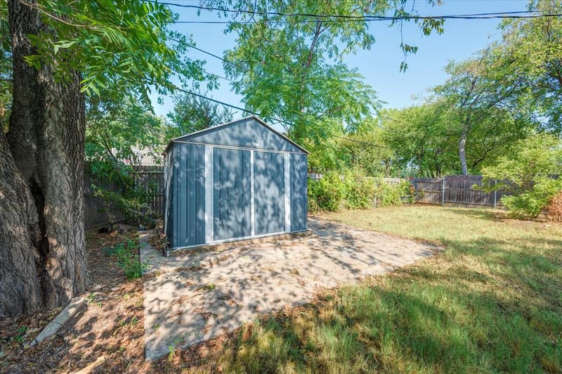1902 Alan A Dale Road, Arlington TX 76013 - Photo 26