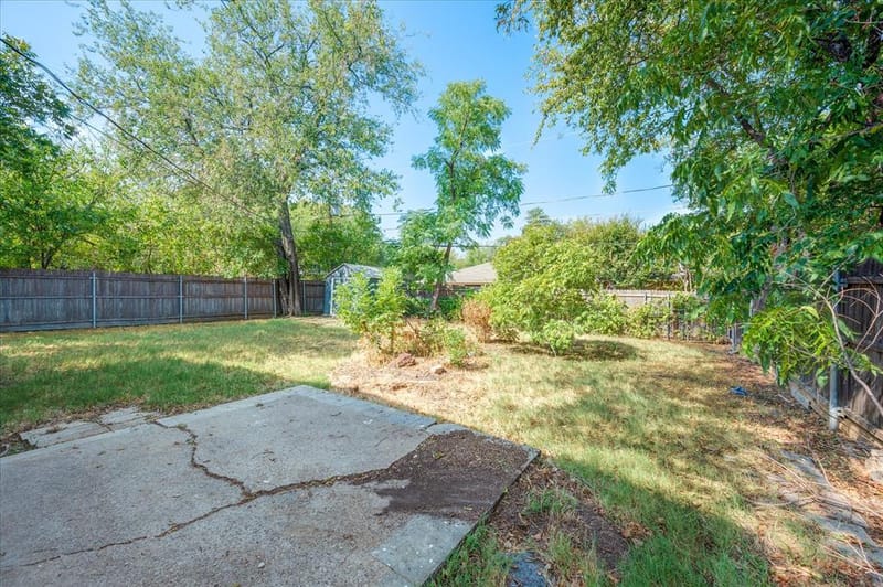1902 Alan A Dale Road, Arlington TX 76013 - Photo 24