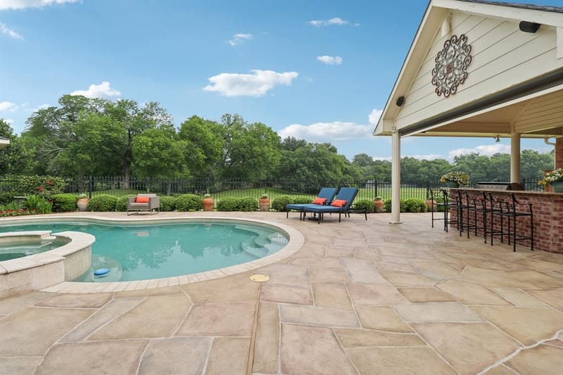 3109 Shadow Drive W, Arlington TX 76006 - Photo 3