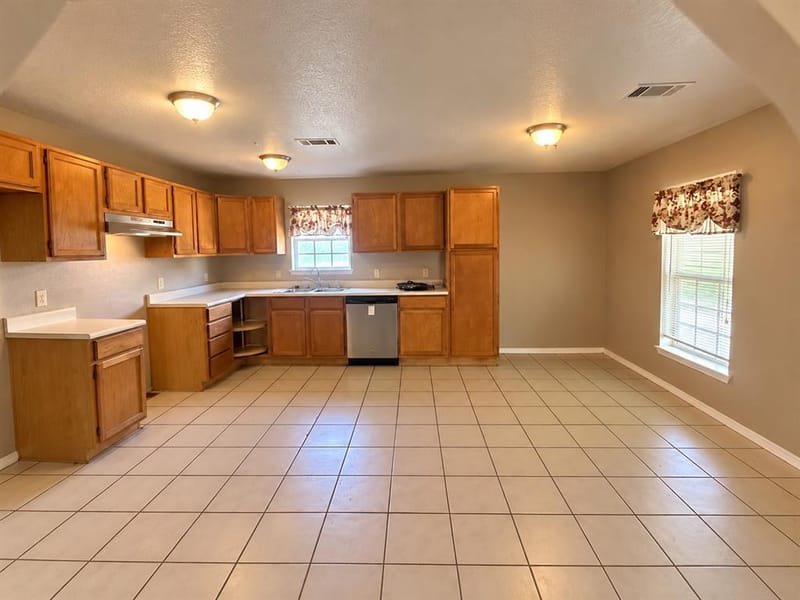530 Richardson Street, Jacksboro TX 76458 - Photo 7