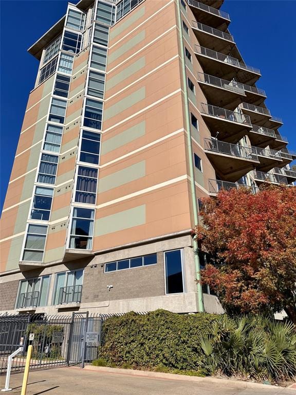 1001 Belleview Street # 307, Dallas TX 75215 - Photo 38
