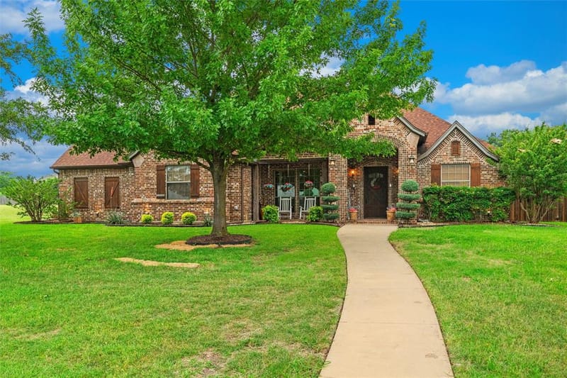 1561 Saint Andrews Drive, Red Oak TX 75154 - Photo 2