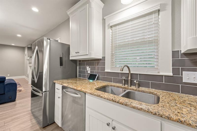 800 N Clements Street, Gainesville TX 76240 - Photo 12