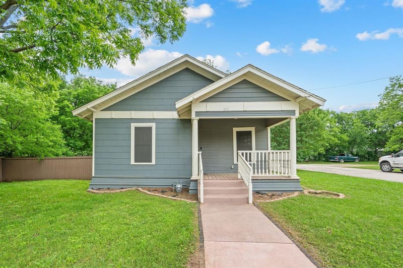 800 N Clements Street, Gainesville TX 76240 - Photo 3