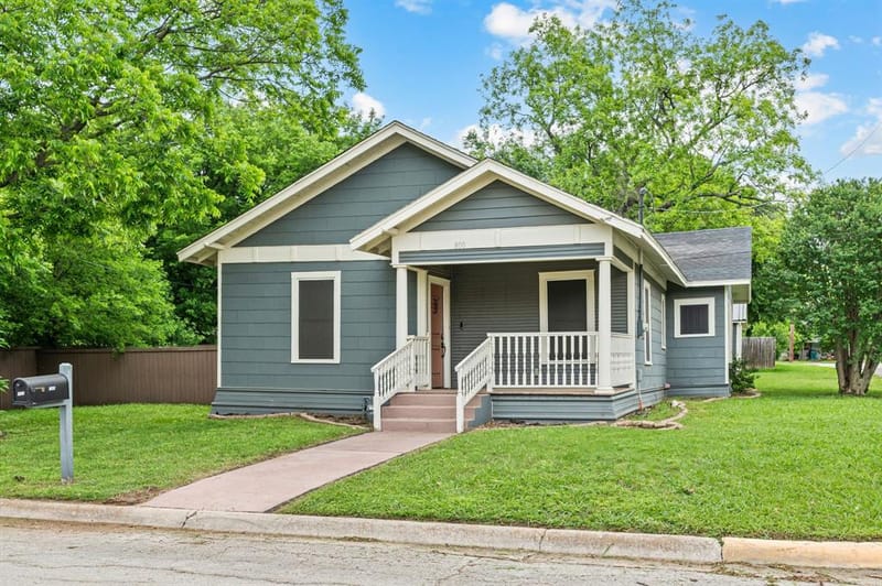 800 N Clements Street, Gainesville TX 76240