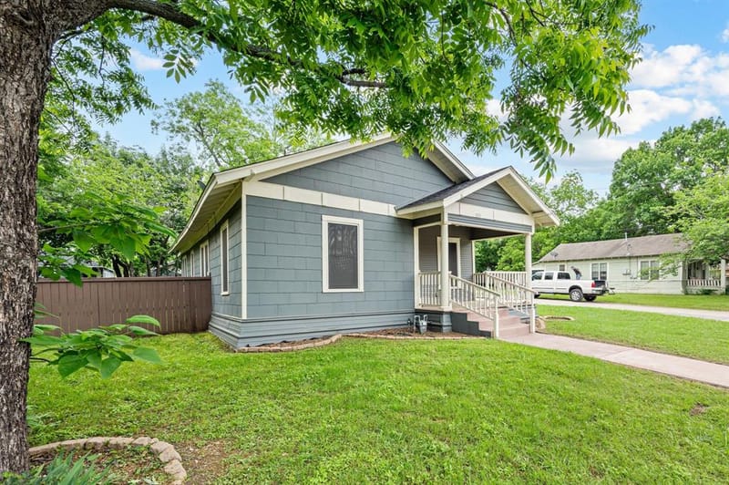 800 N Clements Street, Gainesville TX 76240 - Photo 4