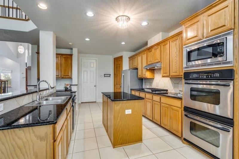 10327 Offshore Drive, Irving TX 75063 - Photo 11