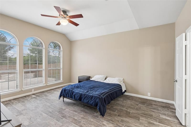 2702 Saint Charles Drive, Mansfield TX 76063 - Photo 13