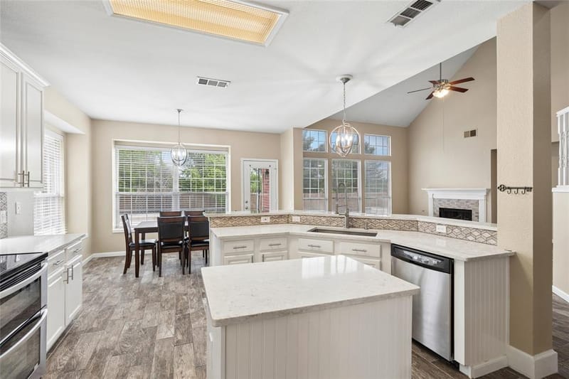 2702 Saint Charles Drive, Mansfield TX 76063 - Photo 11
