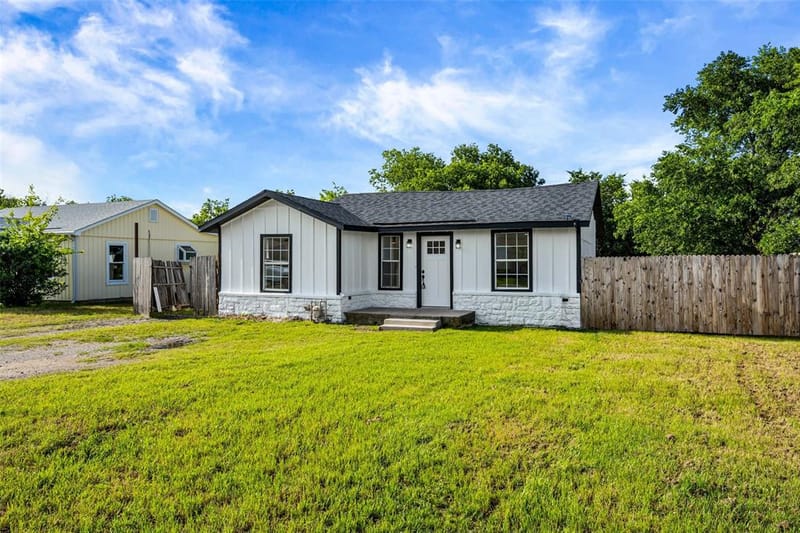 5225 Urbanview Street, Sansom Park TX 76114 - Photo 2